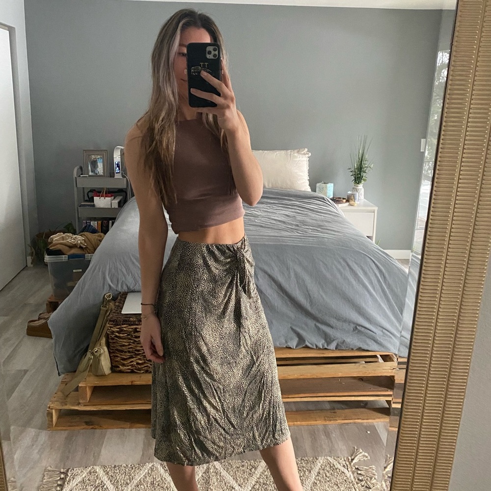 Leopard print midi skirt